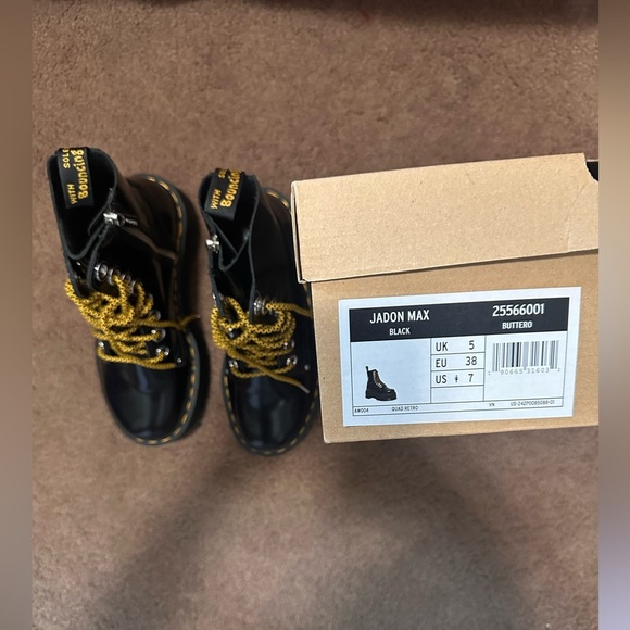 Dr.‎ Martens Black Leather Boots with Yellow Laces Jadon Max size 8 - Picture 7 of 8
